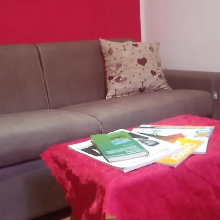 Orangebalestrate Apartment